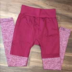 Gymshark Two Tone Seamless— Beet/Beet Marl Size M